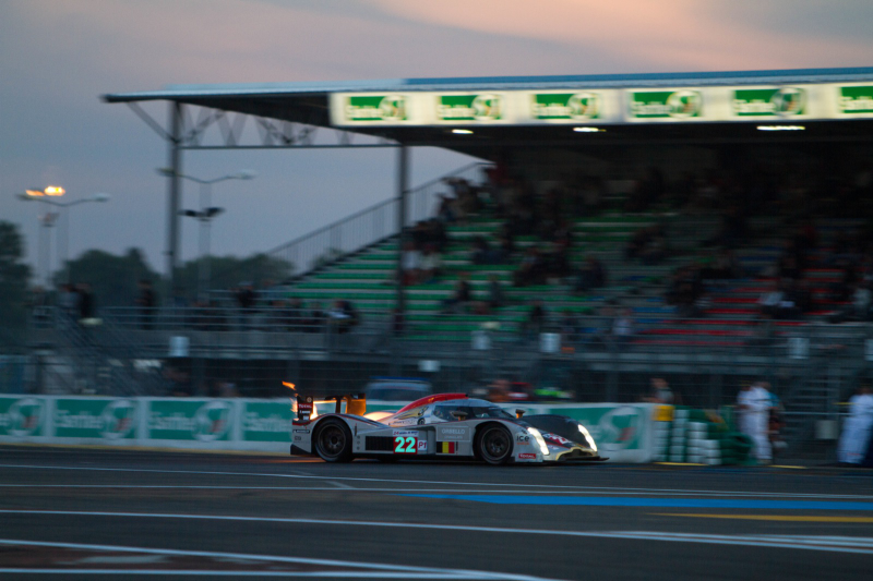 Illustration for article titled The intoxicating beauty of Le Mans cars at sunset